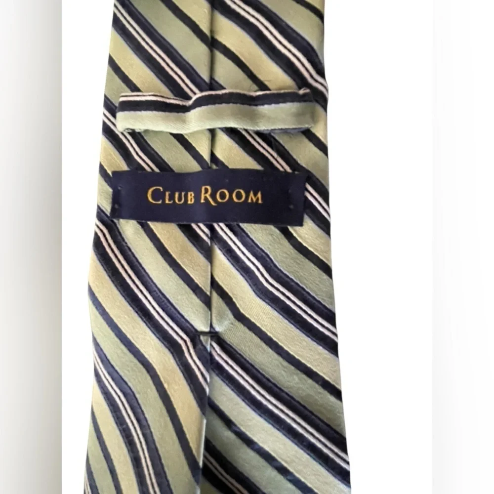 💚💛 Club Room 100% silk Striped Green and Blue Men's Tie. Beautiful!